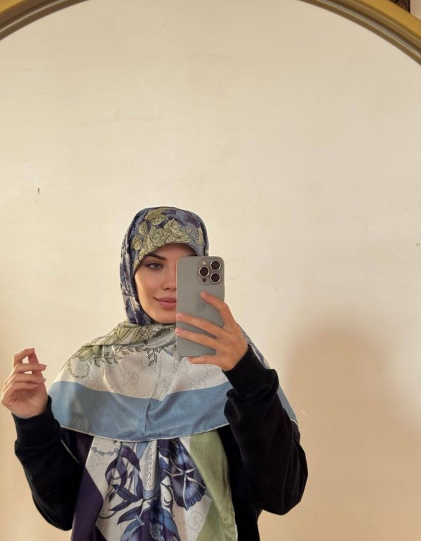روسری ابریشم کد ۱۲۷
