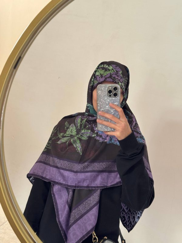 روسری ابریشم کد ۱۳۳